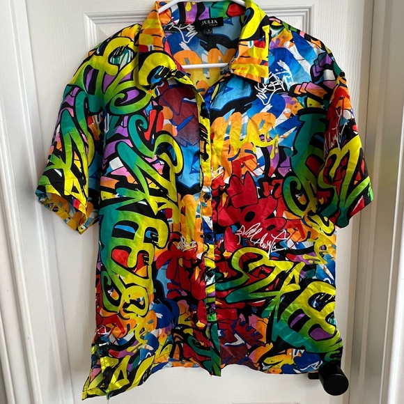 julia Tops - Graffiti shirt. Julia. Size Small